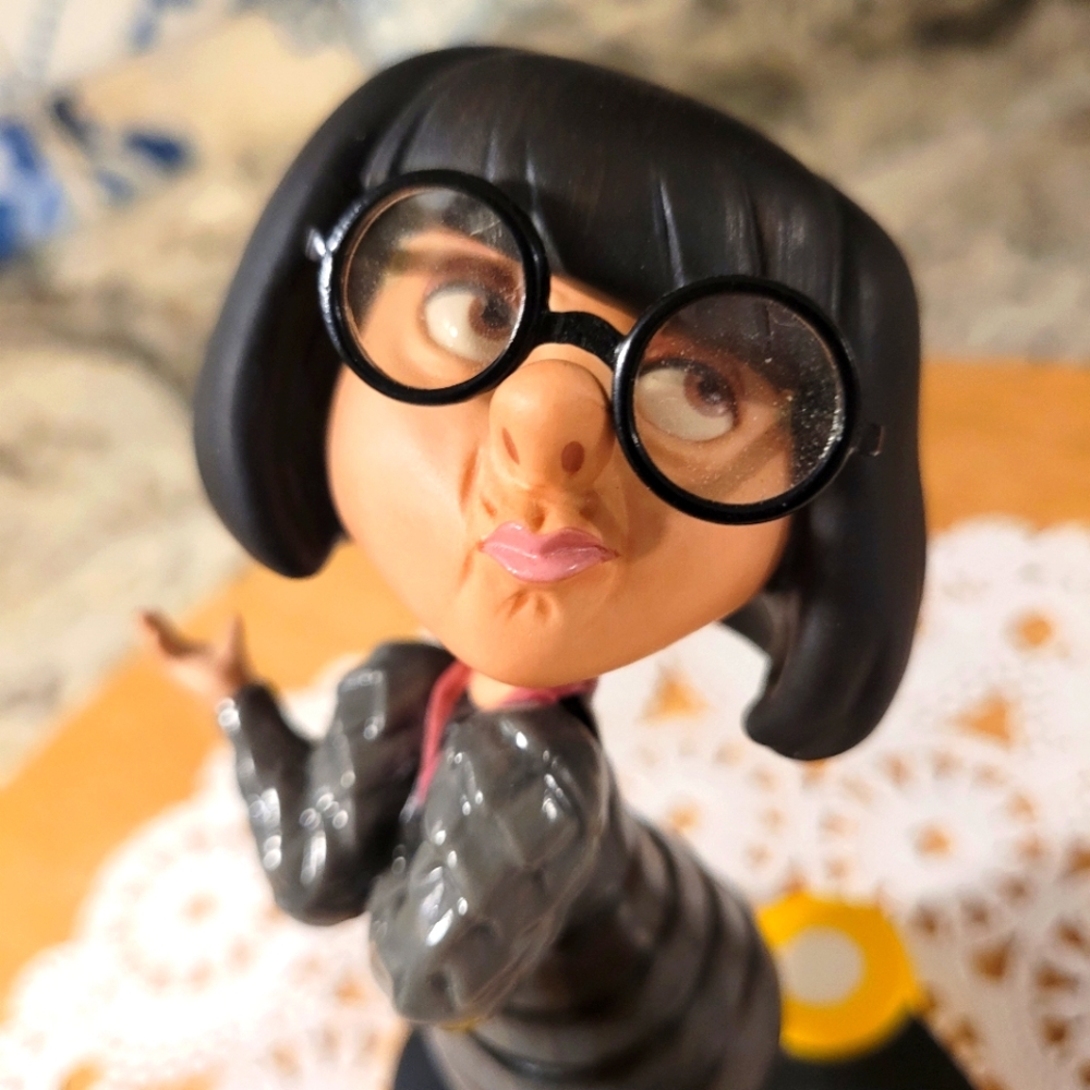Disney Classics – The Incredibles -Edna- #:4004481